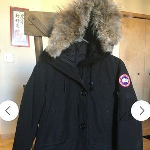 Canadian Goose Jacket- Women’s M